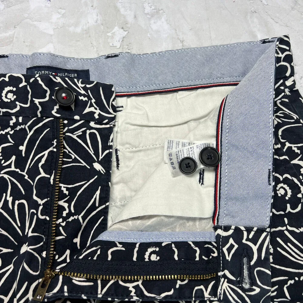 Tommy Hilfiger Floral Chino Shorts SIZE 34 Navy Hawaiian Print Cotton Summer